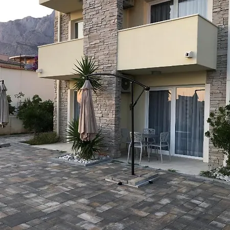 With A Parking Space - 16496 * Makarska