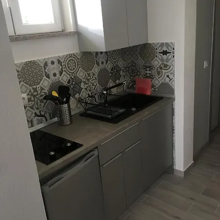 Apartament With A Parking Space - 16496 Makarska